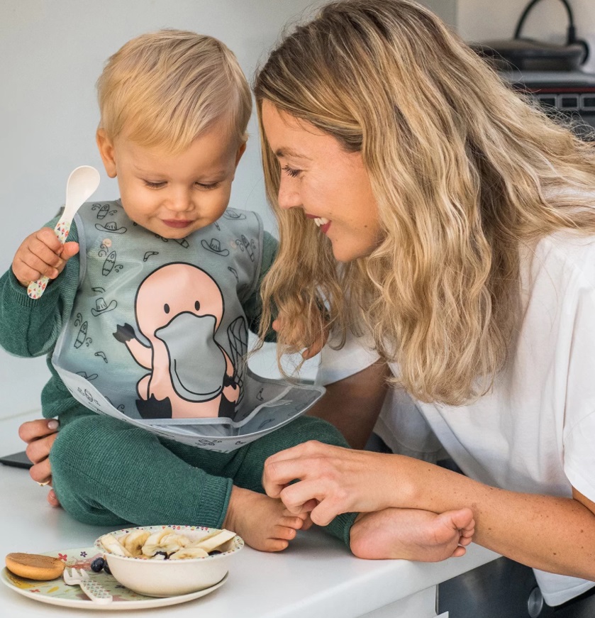fartuszek do przedszkola z kieszonką babyono